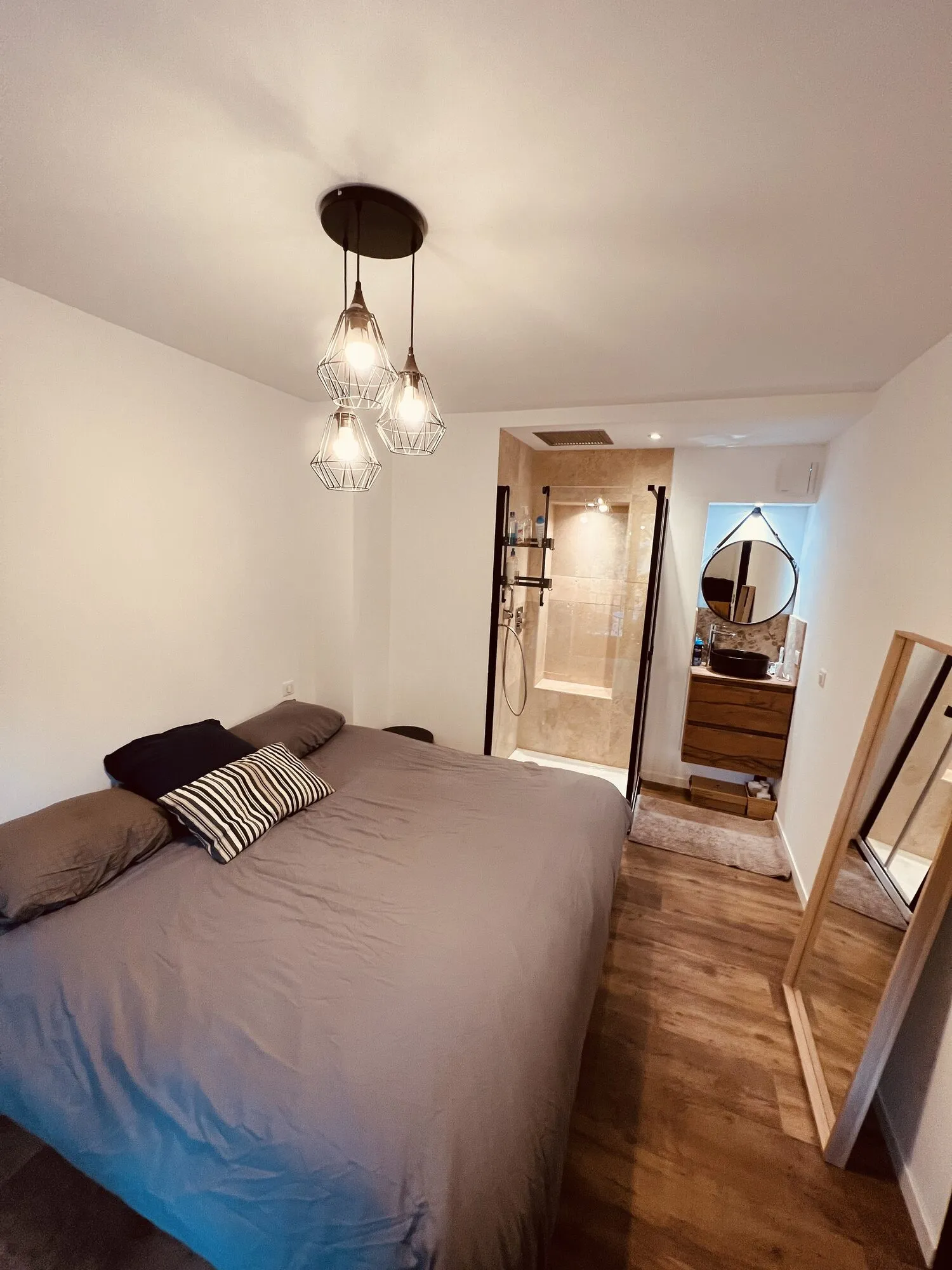 Chambre avec parquet et suite parentale